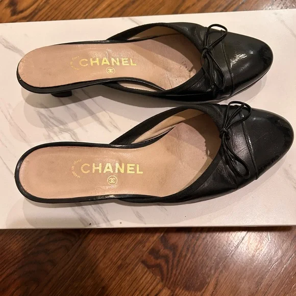 Chanel black patent leather mule - Picture 7 of 9